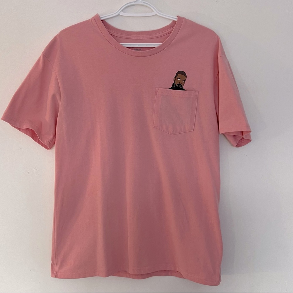 (UNISEX) Drake T-Shirt Short Sleeve with puppy front pocket pink